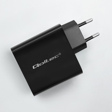 Qoltec Ładowarka Super Quick PD | 1xUSB-C | 1xUSB | 90W | 5-20V | 2.4-4.35A | Laptop | Smartfon | Czarna