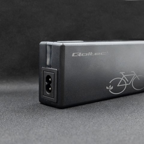 Qoltec Ładowarka do roweru, skutera elektrycznego 36V | 42V | 2A | 5.5*2.1 | +kabel zasilający