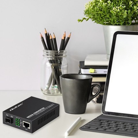 Qoltec Dwukierunkowy Media Konwerter SWITCH Ethernet 1x RJ45 1x SFP| 1000Mb/s | 5V