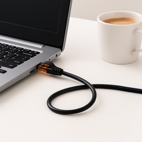 Qoltec Kabel Patchcord UTP | CAT6 | 2 x RJ-45 | High speed 1Gb/s | Pozłacane styki | 30m | czarny