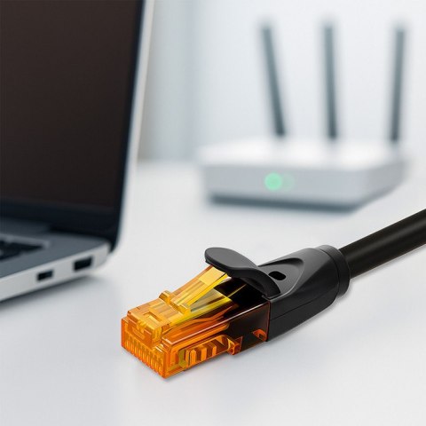 Qoltec Kabel Patchcord UTP | CAT6 | 2 x RJ-45 | High speed 1Gb/s | Pozłacane styki | 30m | czarny