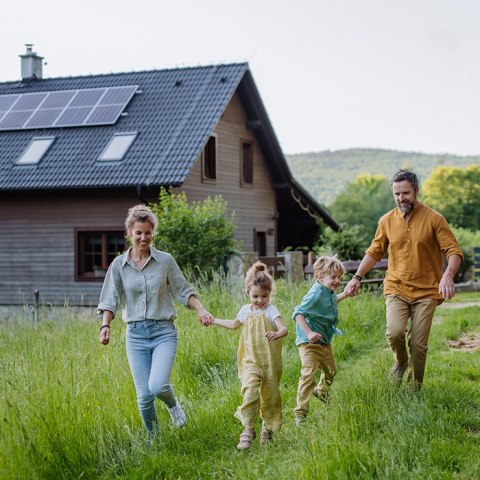 Qoltec Hybrydowy inwerter solarny Off-Grid 3500kW | 100A | 24V | MPPT | Sinus | opcja Wi-Fi | Power Factor 1.0