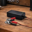 Qoltec Automatyczna ładowarka do akumulatora AGM GEL STD | Prostownik 24V | 2A | 48W | LED | Kabel 1.8m